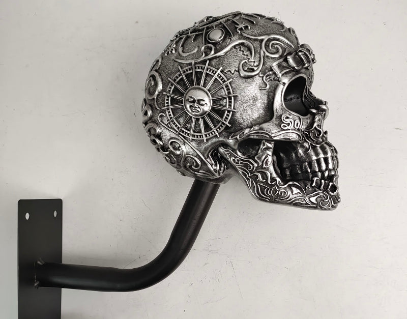 Motorradhelm-Halterung „Totenkopf“ – Wandhalterung im Punk-Totenkopf-Design für Helme, Jacken & Garagendekoration